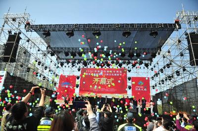 名车试驾、特技表演、卡纳大师赛…2021年济南国际摩托车博览会启幕